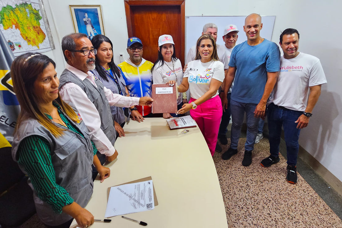Pueblo de Bolívar acompañó a Yulisbeth García a inscribir su candidatura en el CNE