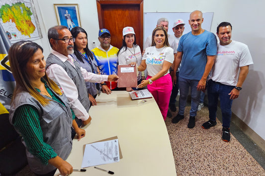 Pueblo de Bolívar acompañó a Yulisbeth García a inscribir su candidatura en el CNE