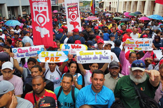 Pueblo de Bolívar marchó en contra de la guerra y a favor de la paz