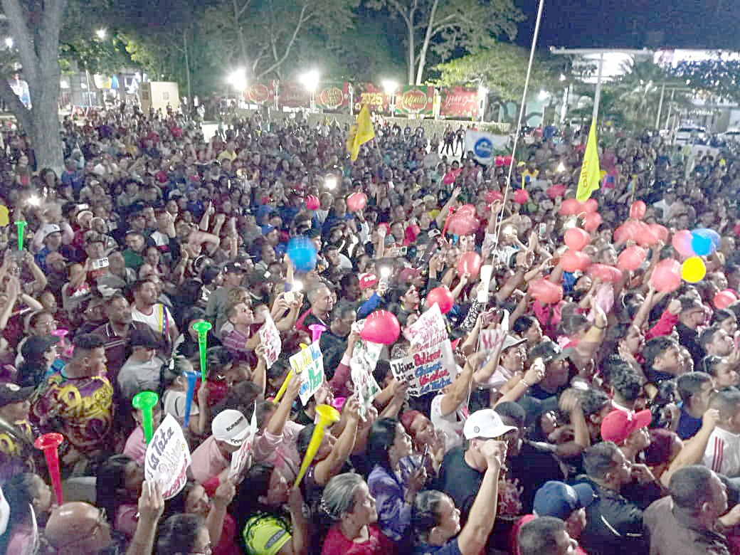 Piarenses recibieron con alegría y amor a Yulisbeth García