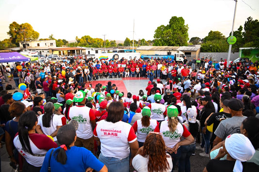 Yulisbeth García celebra la fuerza del pueblo en asambleas populares
