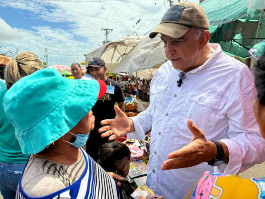 Raúl Yusef incentivo al voto en el mercado de San Félix
