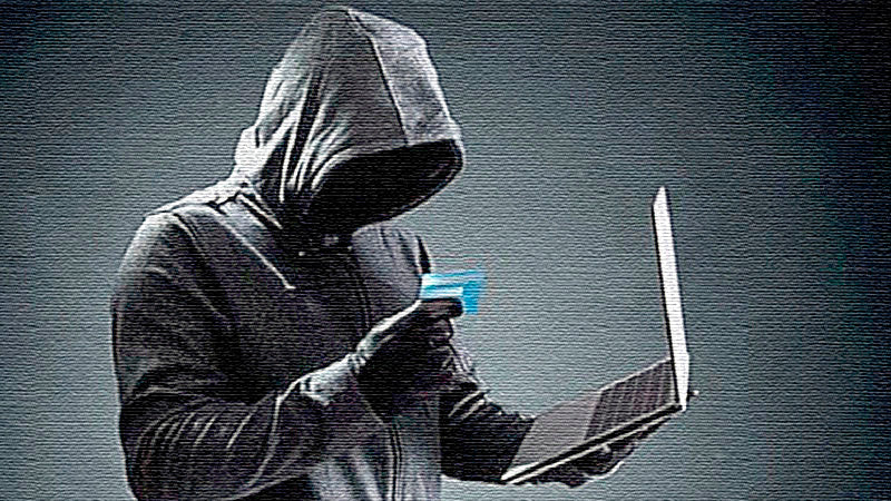 Capturan a pareja que sacaba dinero de cuentas bancarias