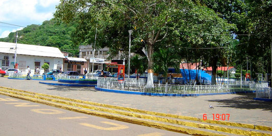 Alcalde Coromoto Lugo denuncia prostitución en la plaza Bolívar de El Callao